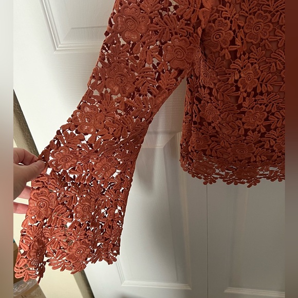 Alice + Olivia Lace Pattern Crew Neck Blouse - Picture 4 of 9